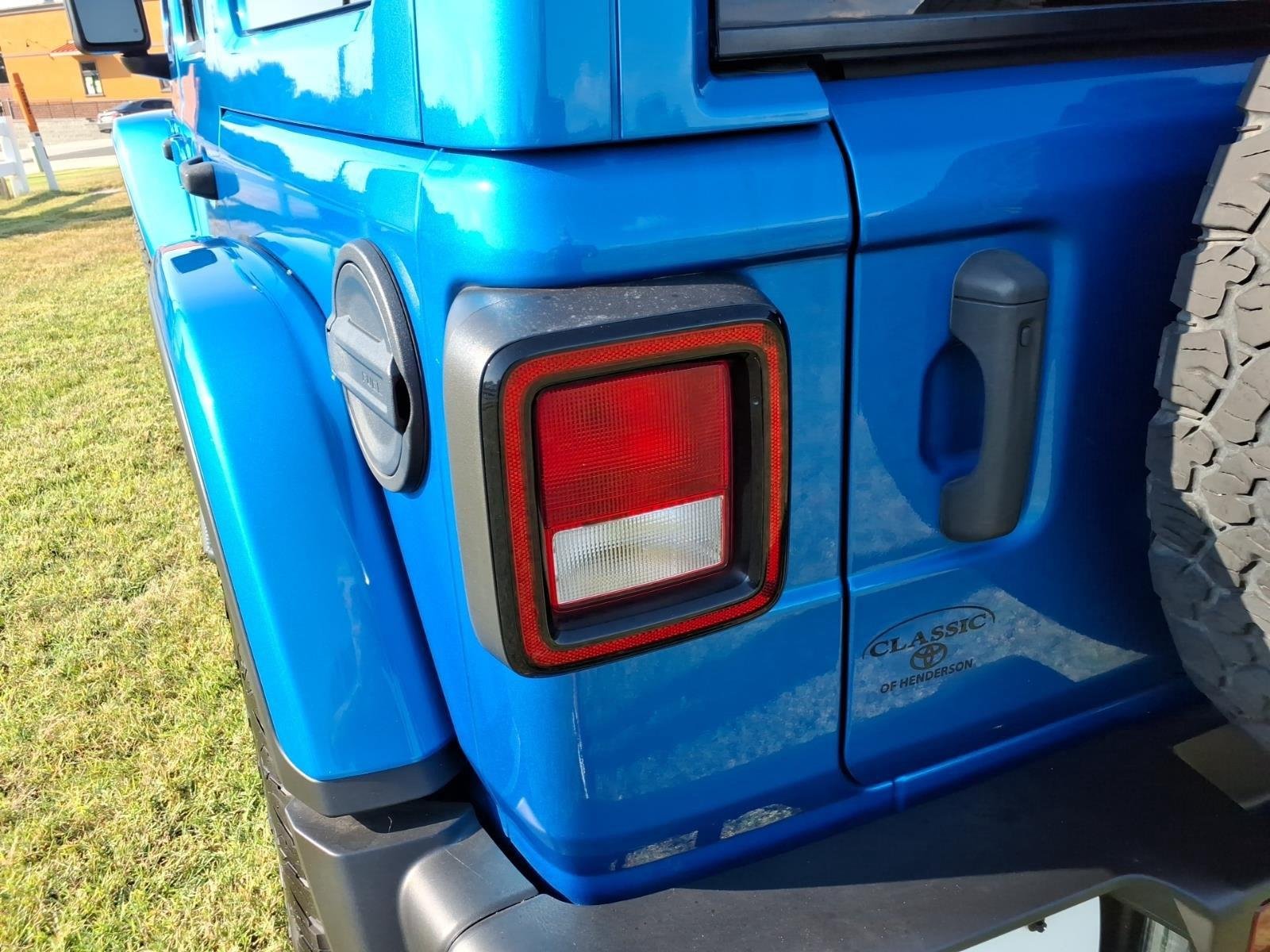 Used 2021 Hydro Blue Pearlcoat Jeep Unlimited Rubicon image 16