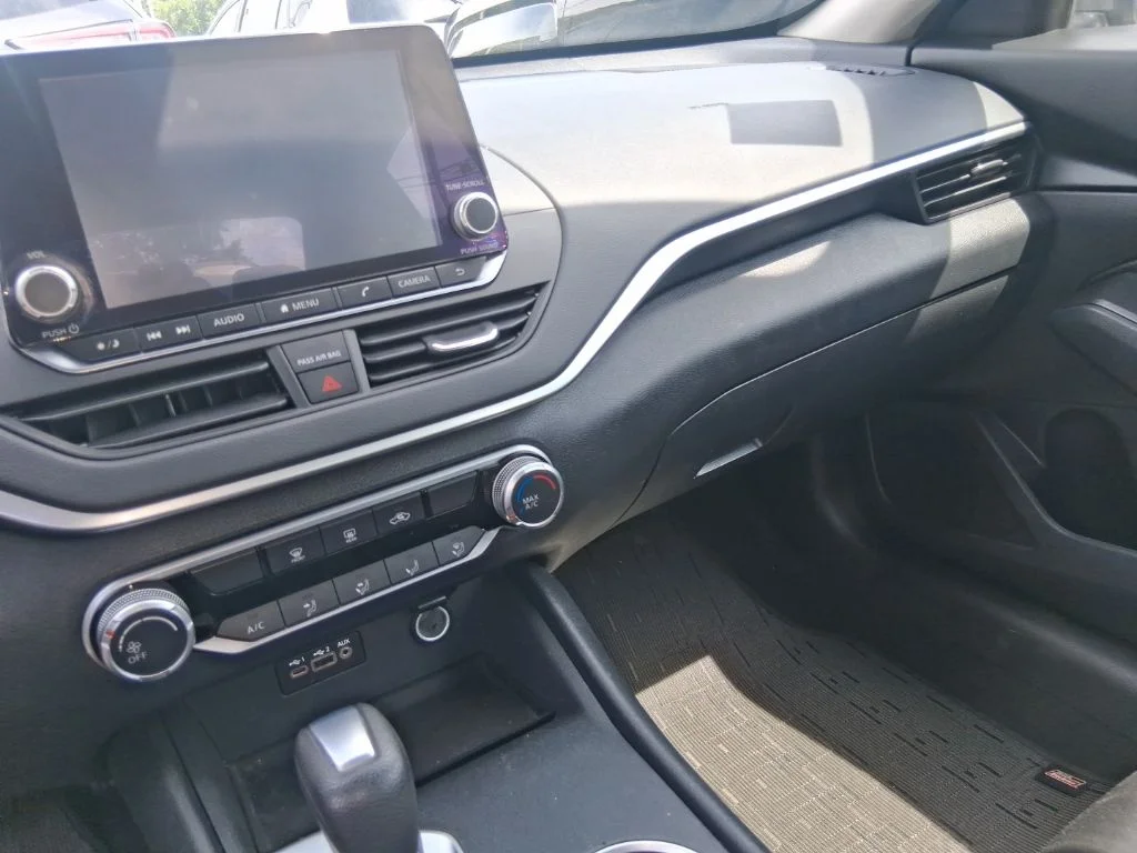 Used 2022 Gray Nissan 2.5 SV image 14
