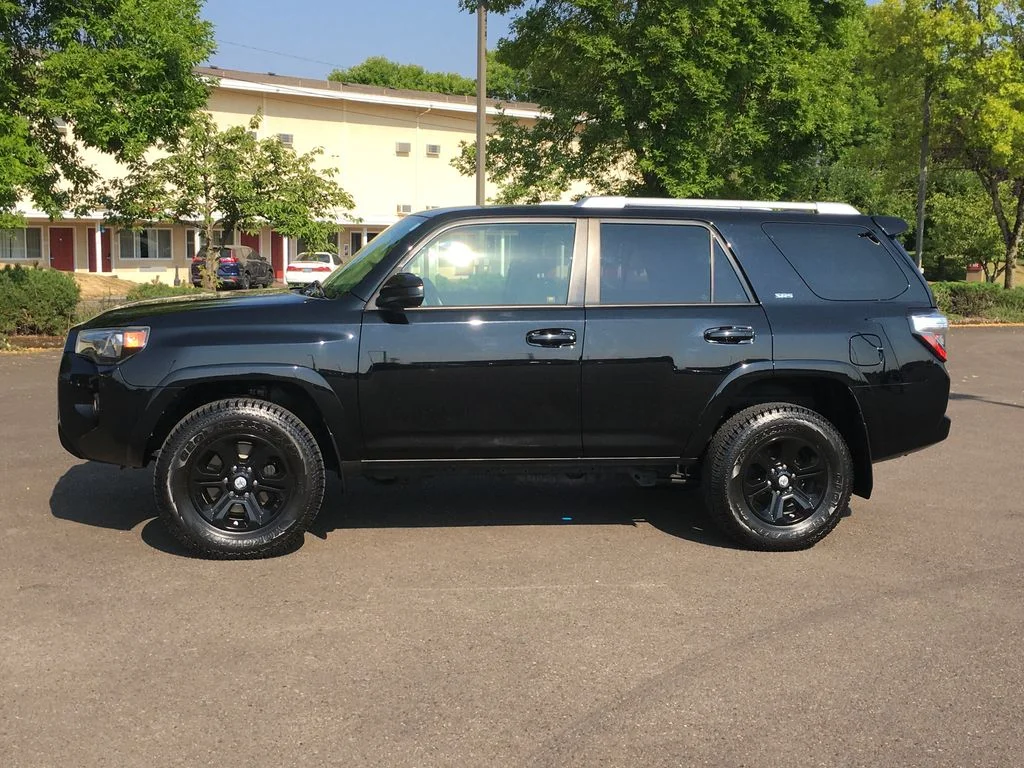 Used 2018 Black Toyota SR5 image 3