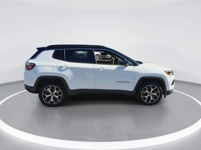 Used 2025 White Jeep Limited image 9