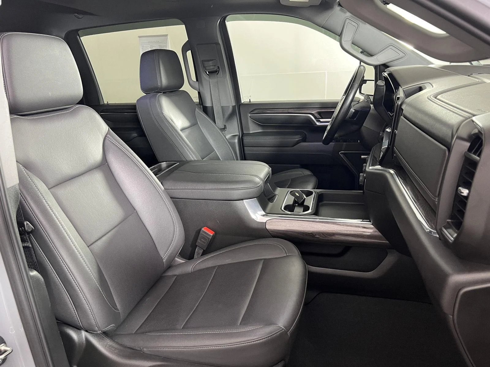 Used 2024 Slate Gray Metallic Chevrolet LTZ image 25