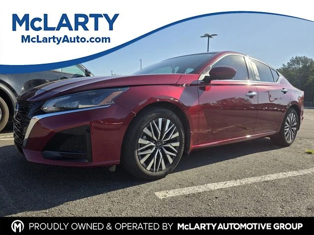 Used 2024 Scarlet NISSAN 2.5 SV image 1