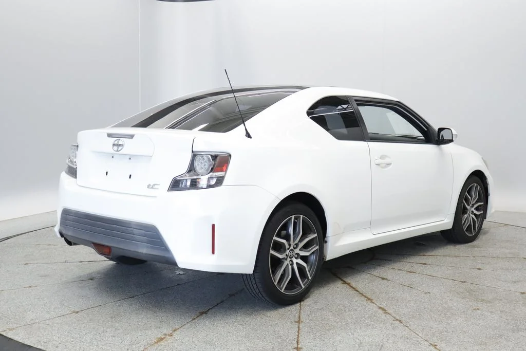 Used 2014 White Scion Base image 6