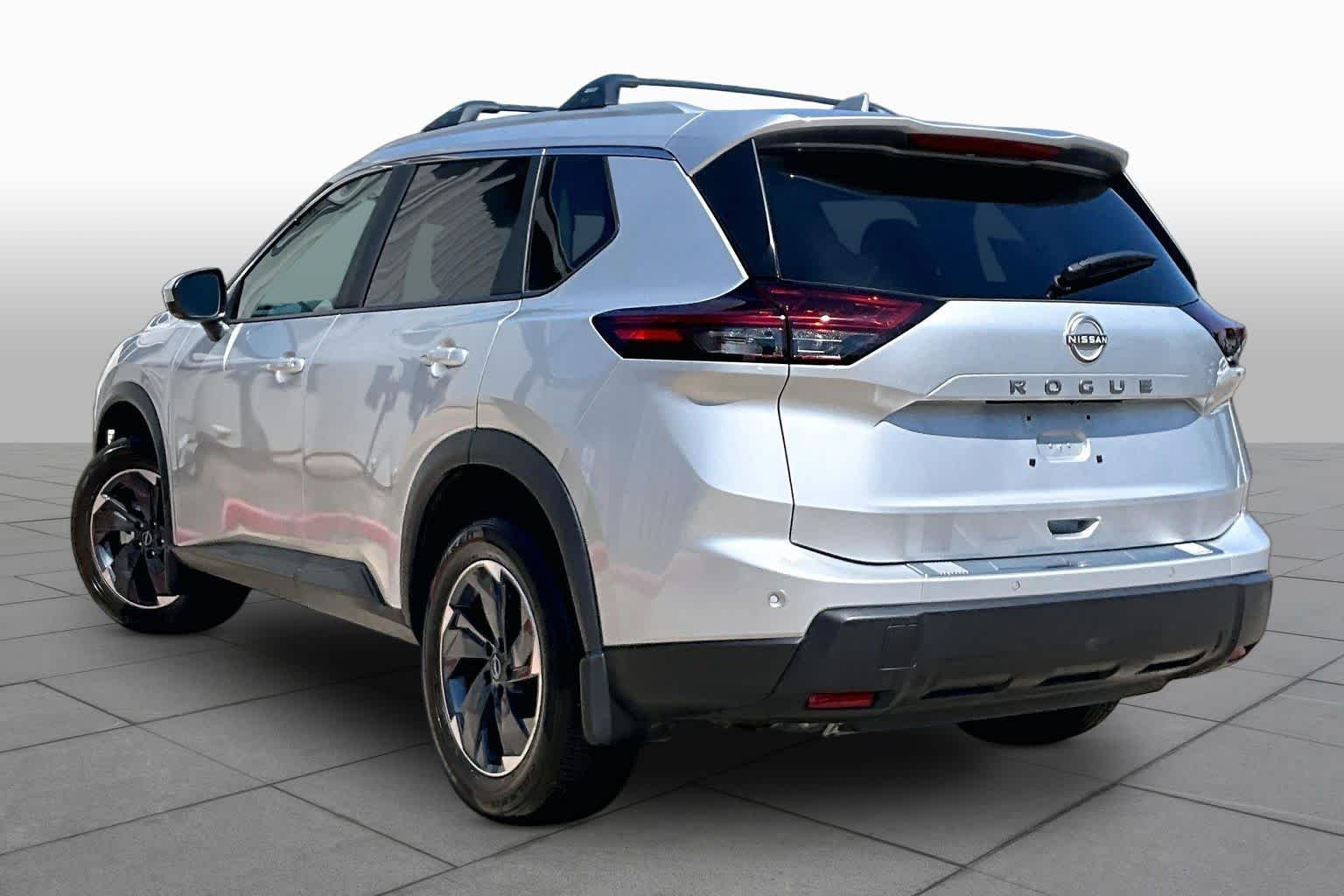 Used 2025 Brilliant Silver Metallic Nissan SV image 11