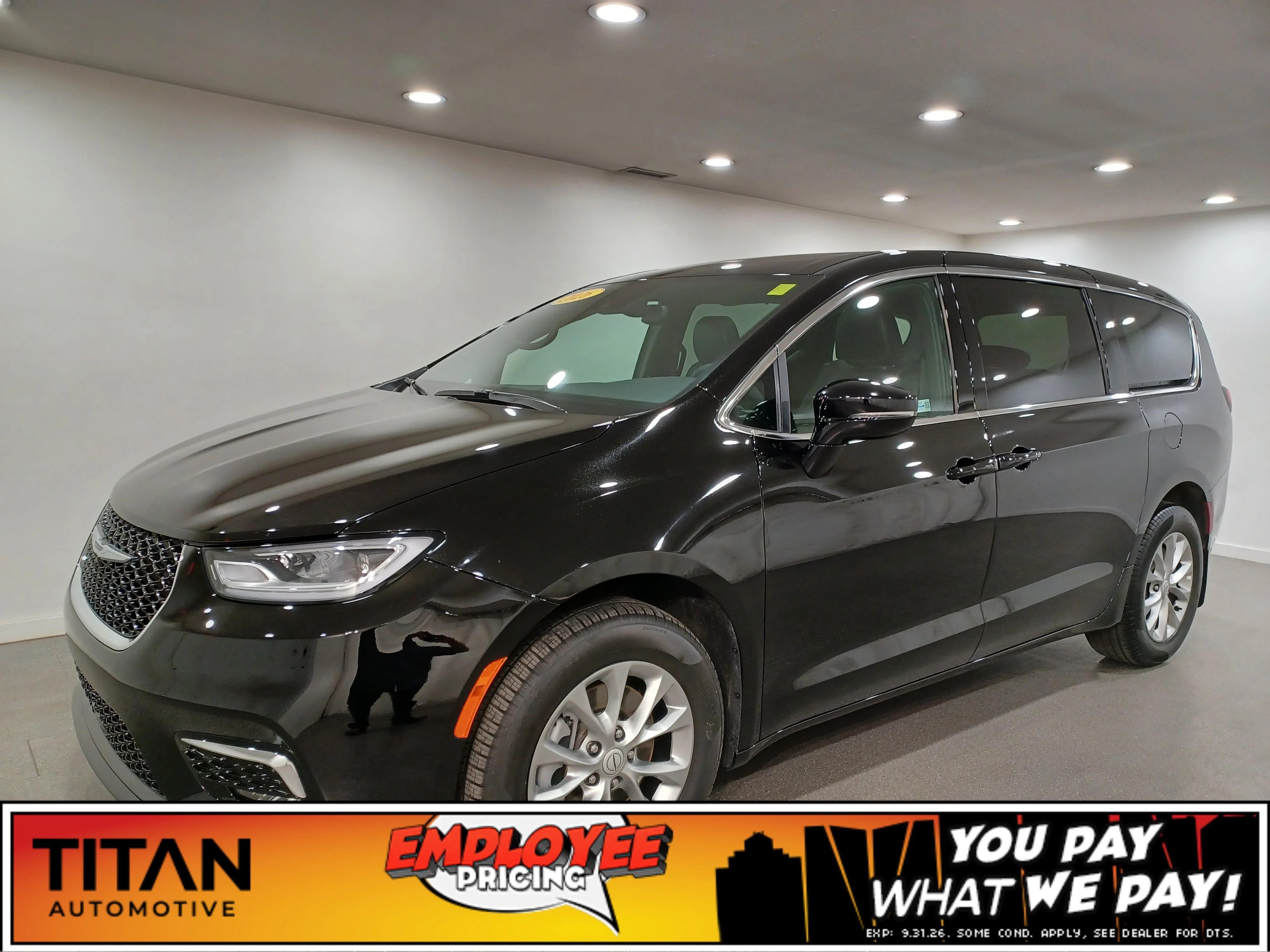 Certified Used 2026 Diamond Black Crystal Pearl Chrysler Select AWD*7 Pass | Adaptive Cruise | Remote Start | Htd Leather | Pano Roof | Htd Wheel | CarPlay image 1