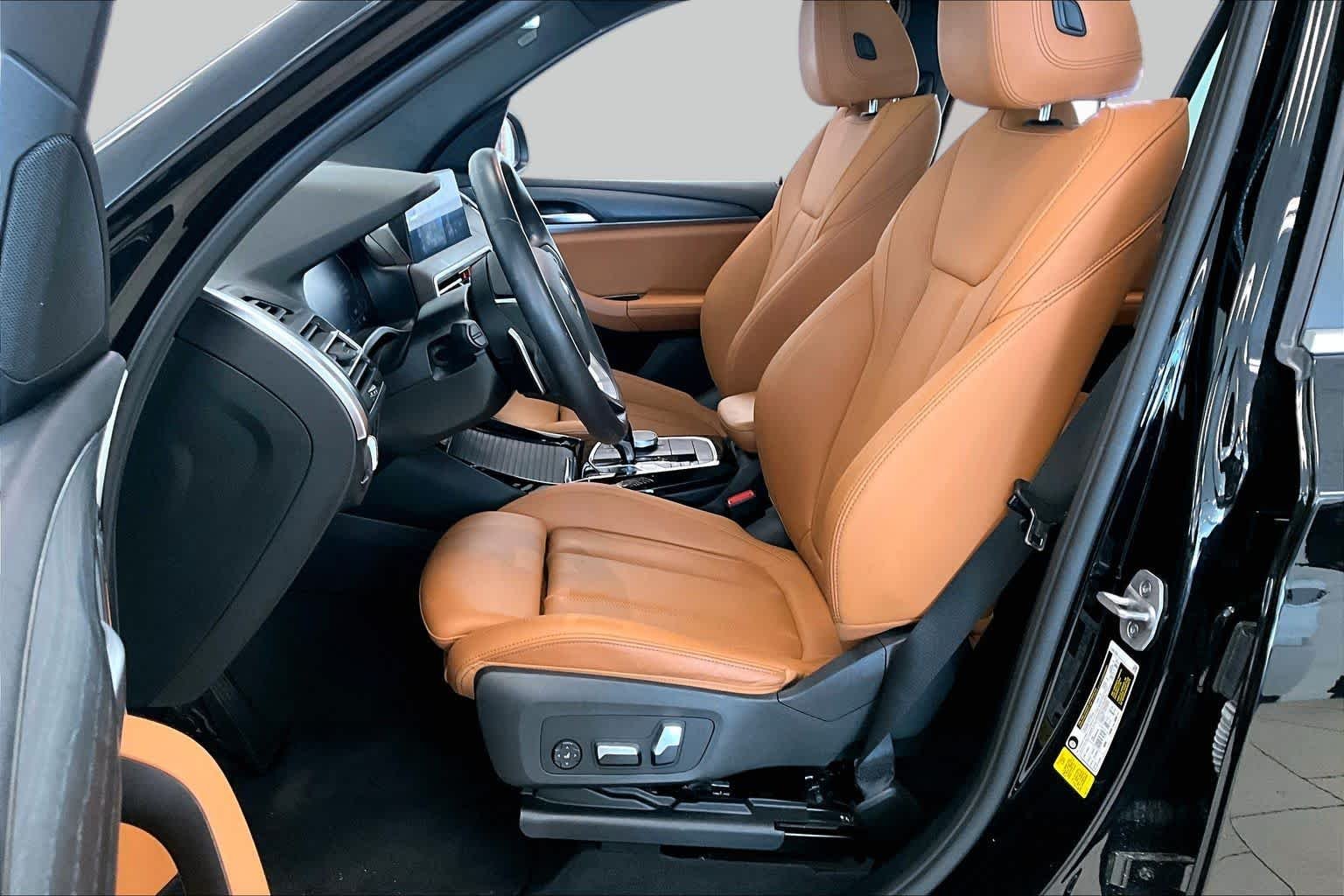 Used 2024 Jet Black BMW sDrive30i image 7
