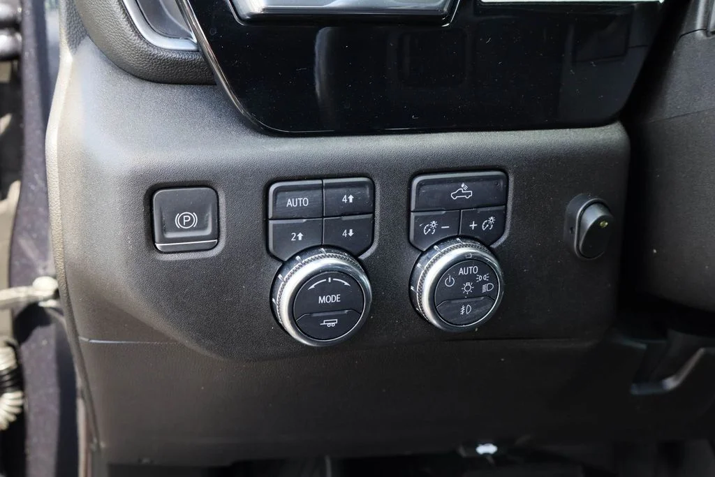 Used 2024 Gray GMC Elevation image 13