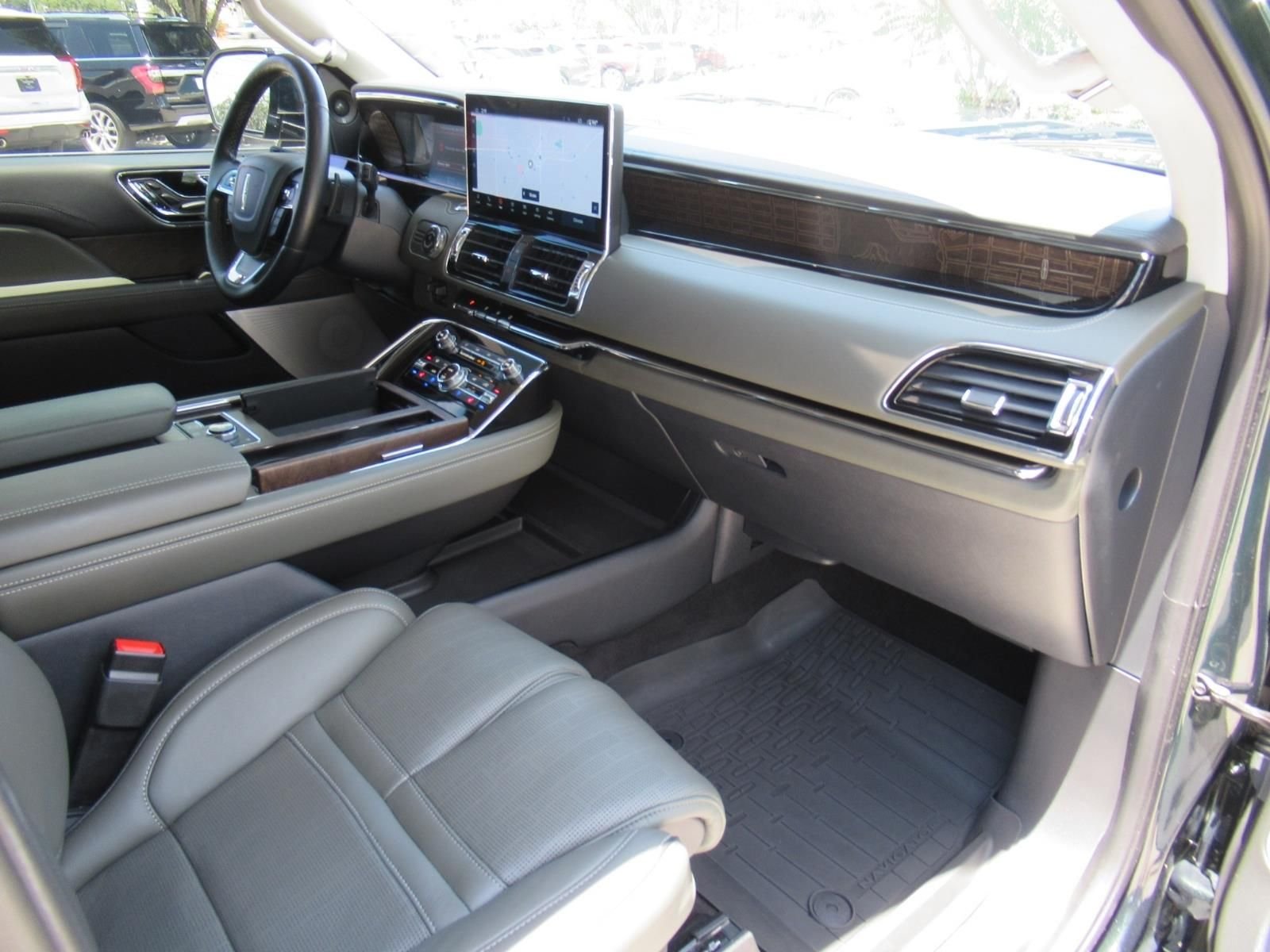 Used 2023 Green Lincoln Black Label image 12
