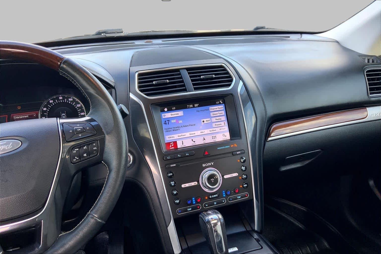 Used 2019 Blue Ford Platinum image 7