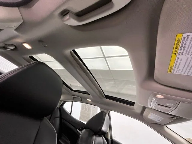 Used 2021 White Nissan 3.5 SL image 7