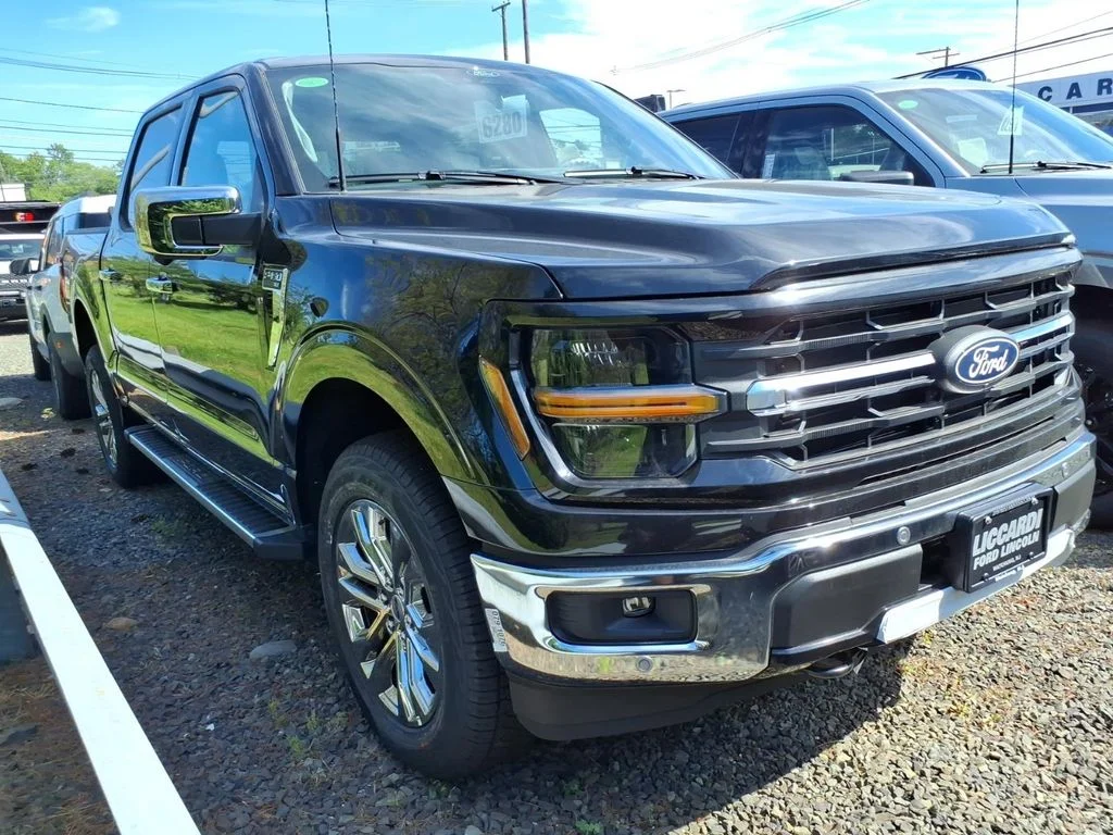 New 2026 Agate Black Metallic Ford XLT image 1