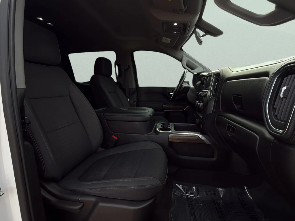 Used 2019 White Chevrolet LT Trail Boss image 20