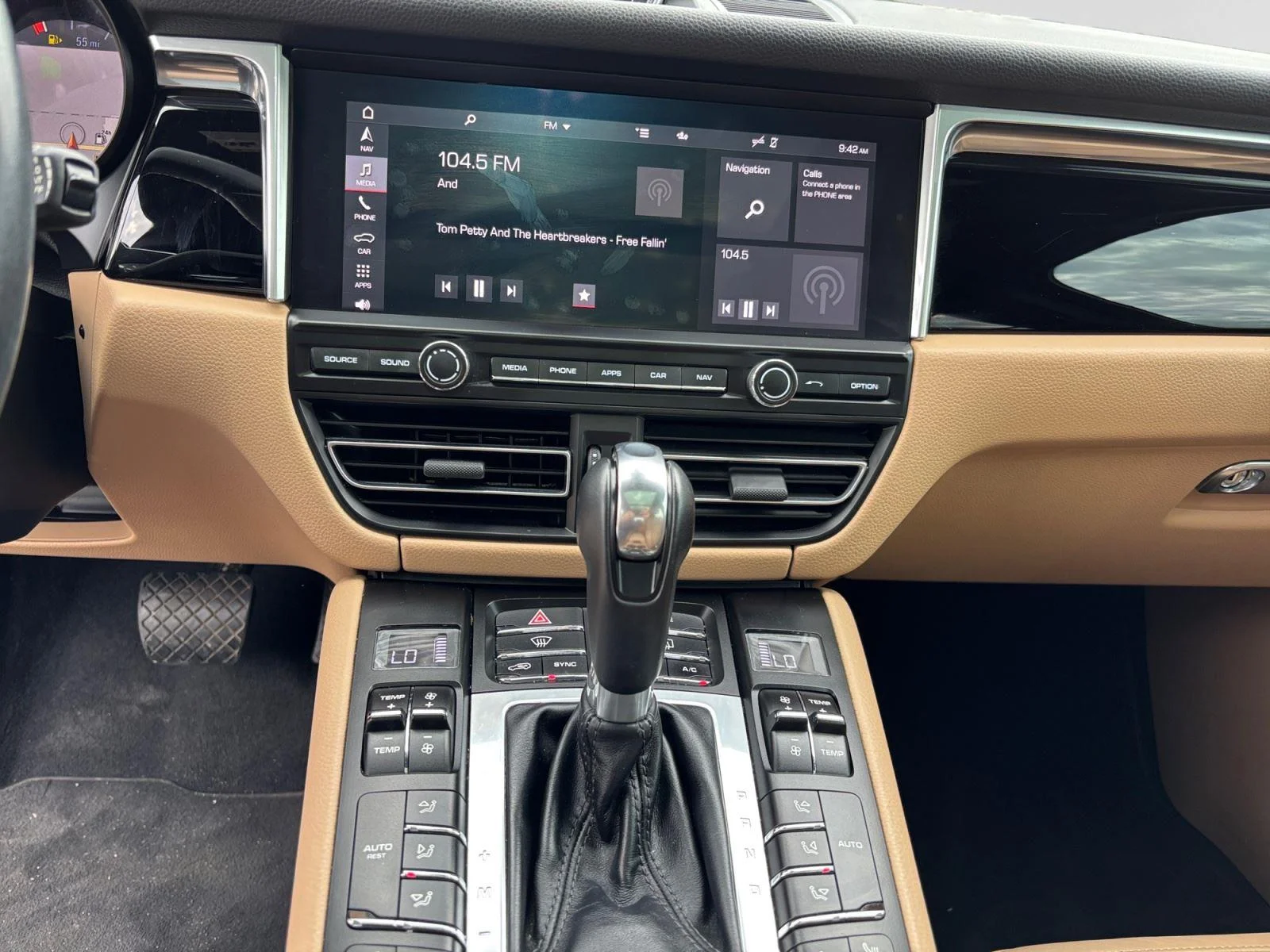 Used 2020 White Porsche Base image 12