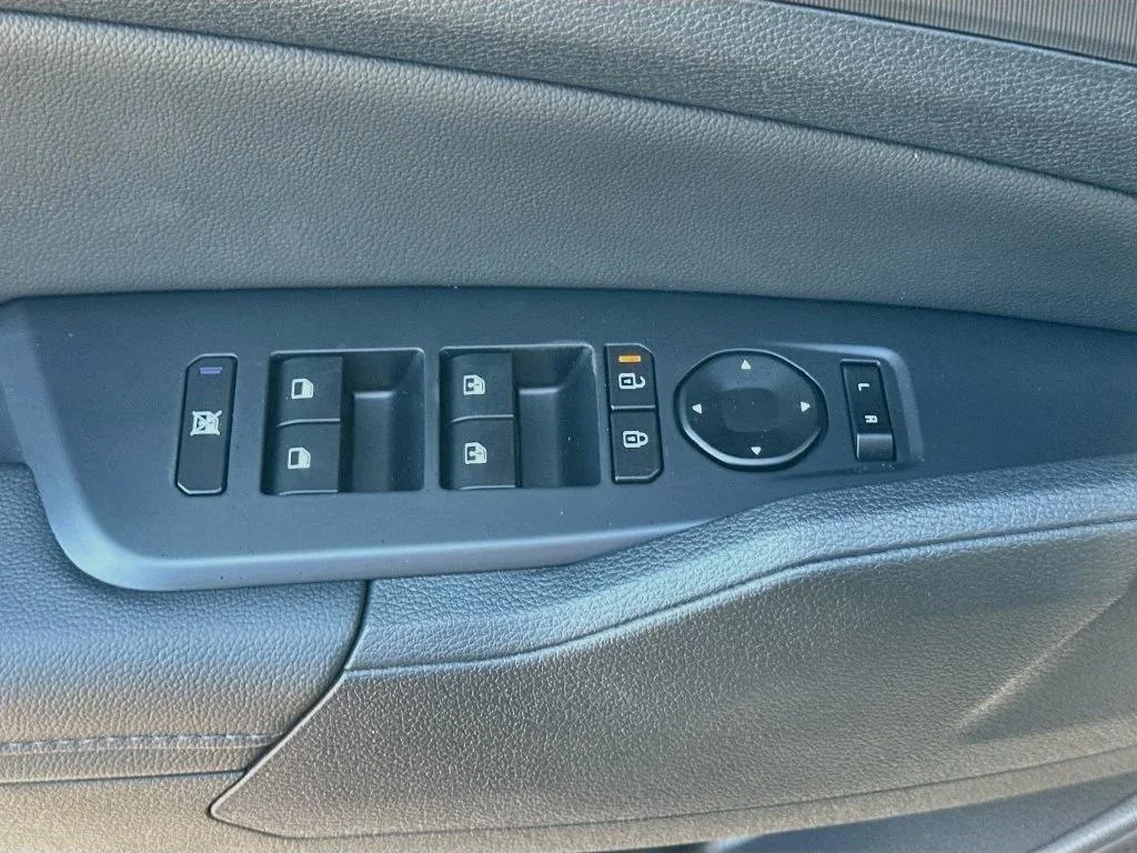 New 2027 Heritage Blue Kia EX image 17