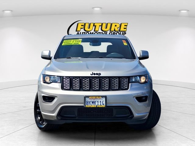 Used 2019 Silver Jeep Altitude image 2