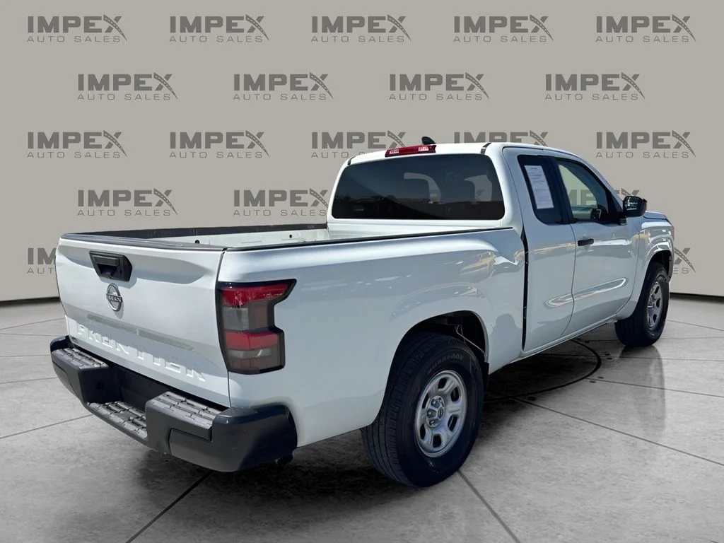 Used 2022 White Nissan S image 5