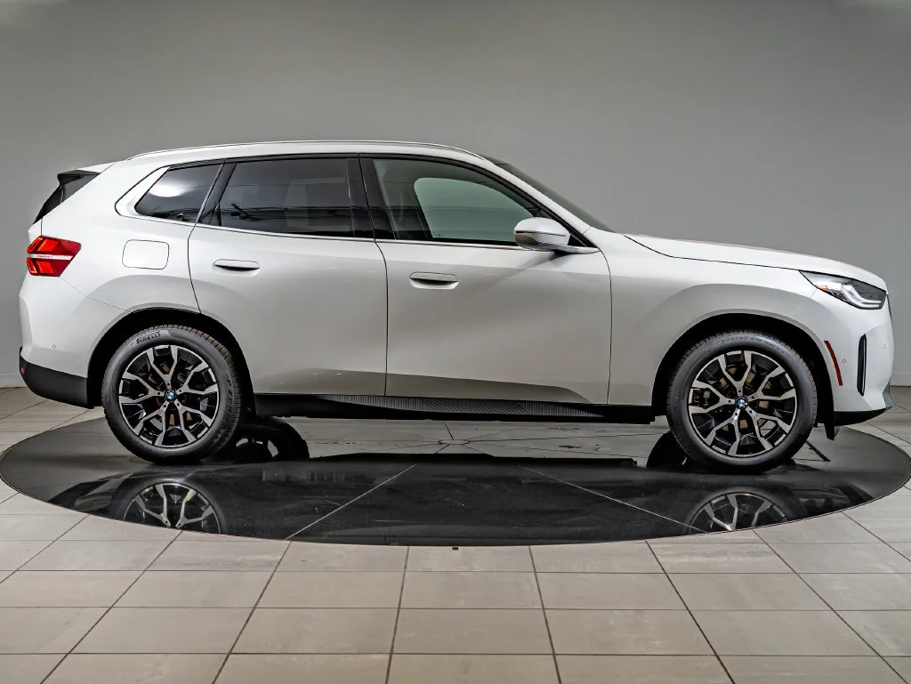 New 2026 Mineral White Metallic BMW 30 xDrive image 10