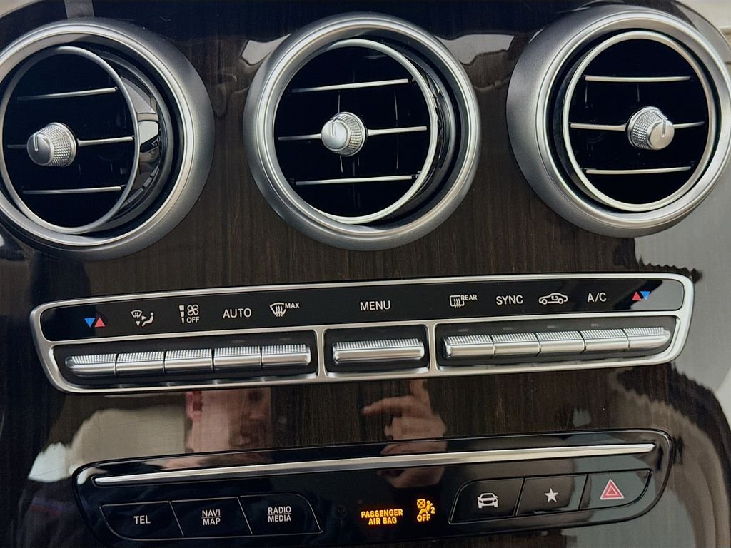 Used 2021  Mercedes-Benz GLC 300 image 16