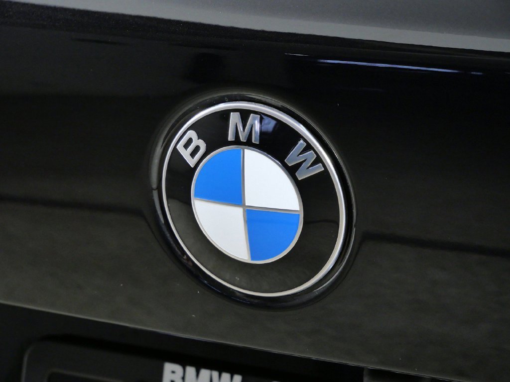 New 2026 Black Sapphire Metallic BMW M60i image 11