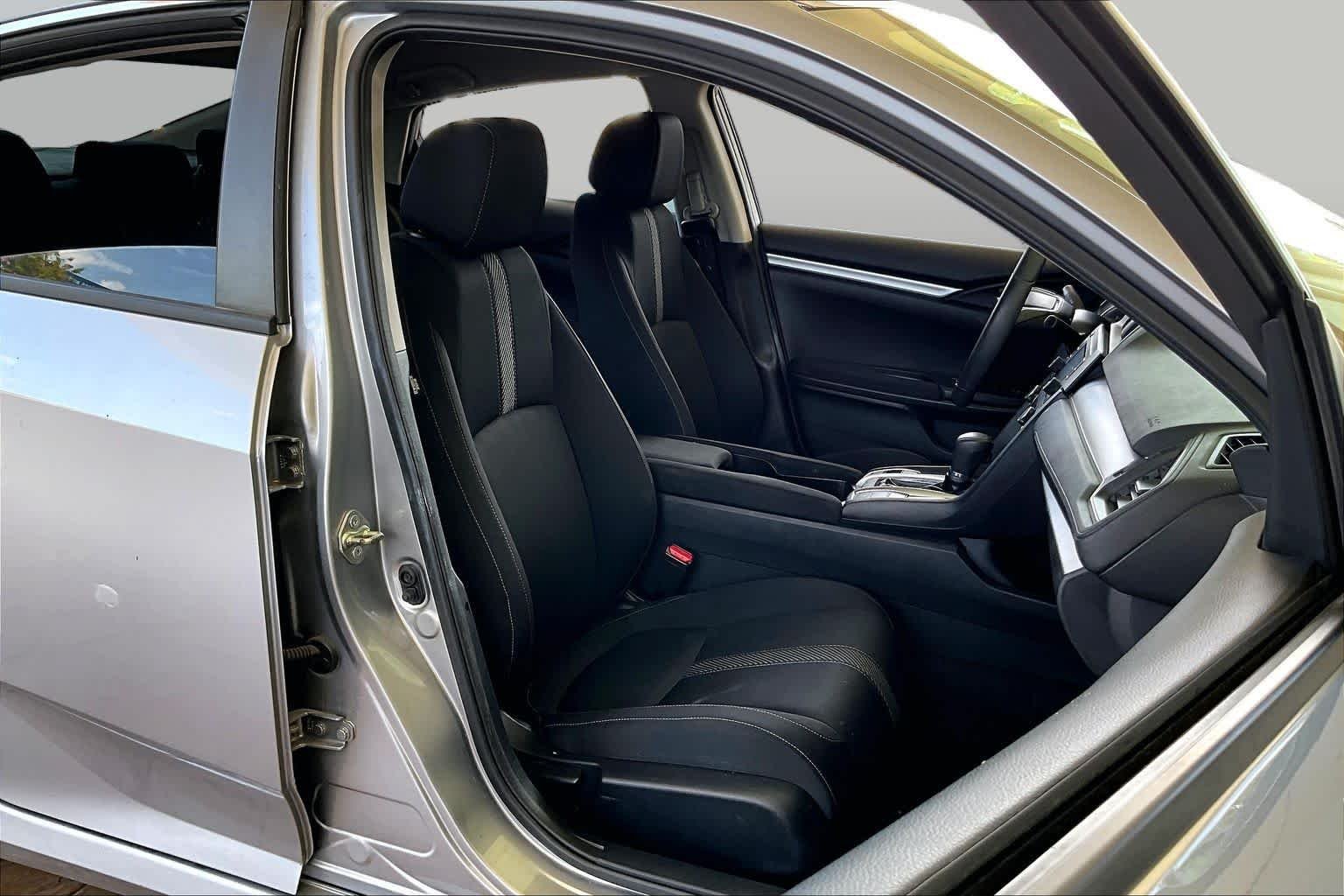 Used 2016 Lunar Silver Metallic Honda LX image 9