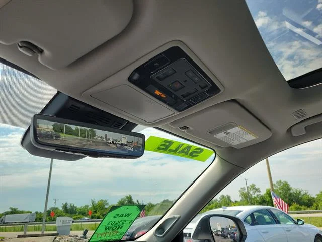 New 2026 Wind Chill Pearl Toyota Platinum image 30