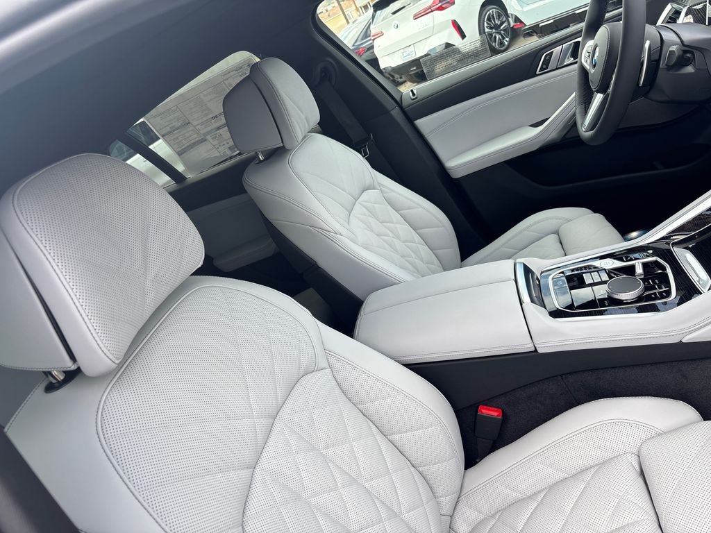 New 2027 Tanzanite Blue II Metallic BMW xDrive40i image 13