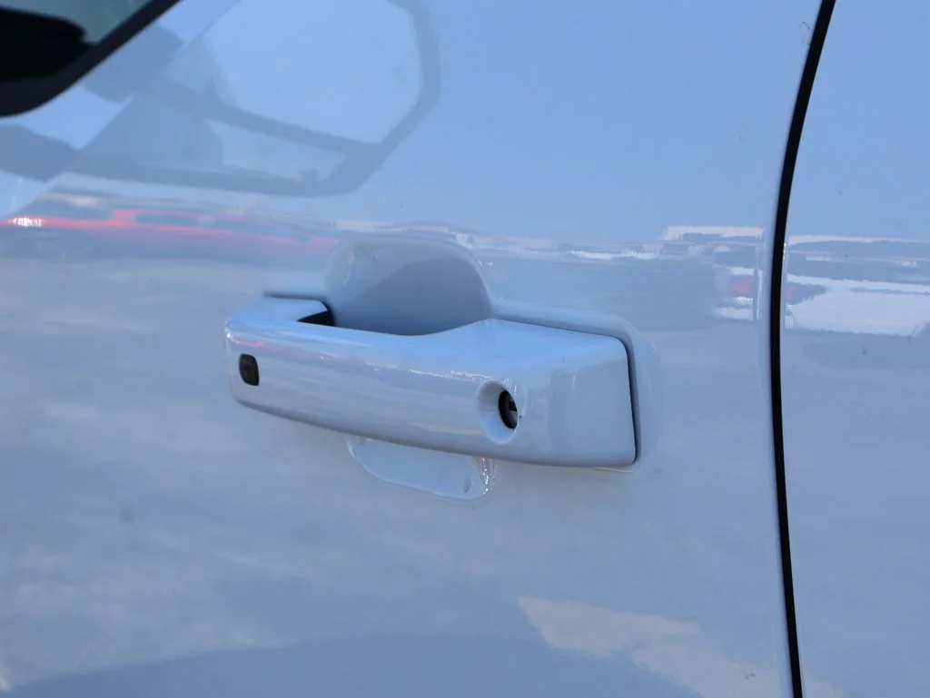 New 2027 White Ford F250 4X4 CREW/C image 25