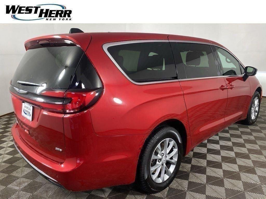 Used 2026 Red Hot Pearlcoat Chrysler Select AWD image 51