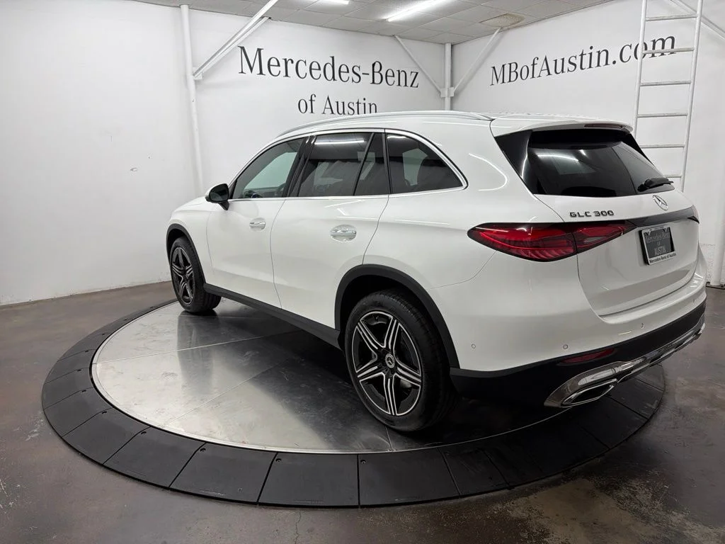 New 2027 White Mercedes-Benz GLC 300 image 6