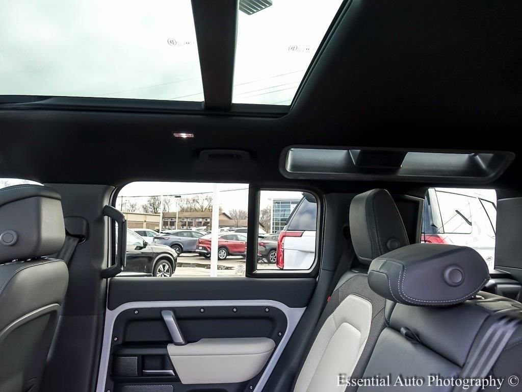 2023 LAND ROVER DEFENDER - Image 11