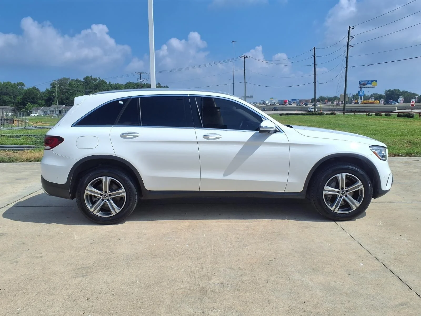Used 2021 White Mercedes-Benz GLC 300 image 5