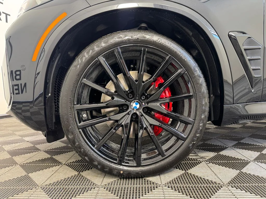 New 2026 Black Sapphire Metallic BMW xDrive40i image 10