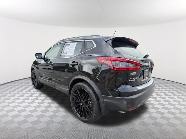 Used 2022 Black Nissan SL image 7
