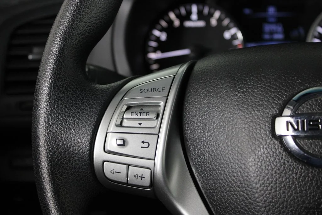 2016 Nissan Altima S - Photo 24