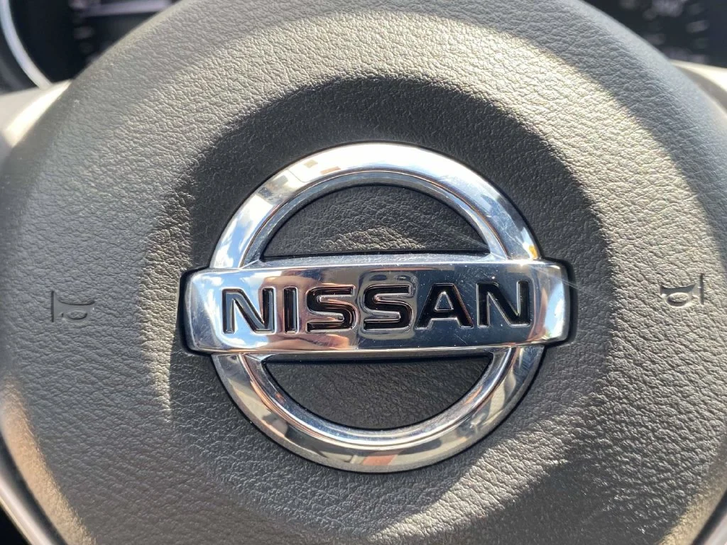 Certified Used 2022 White Nissan SV image 31