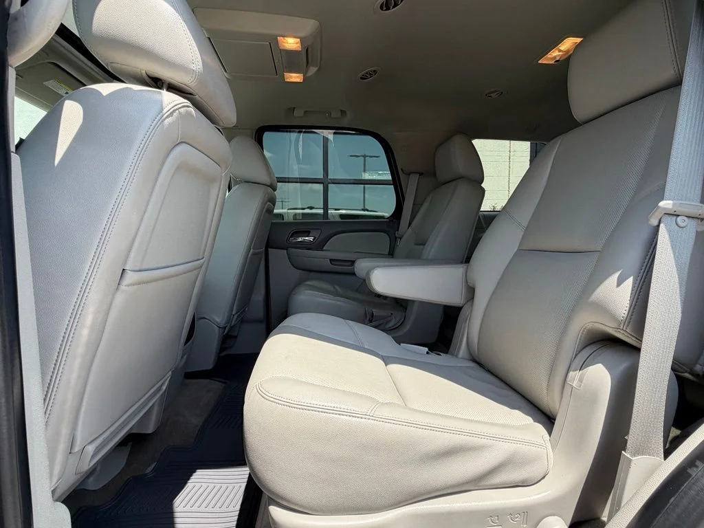 Used 2013 White Chevrolet LTZ image 19