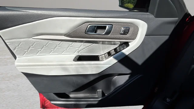Used 2025 Red Ford Platinum image 17