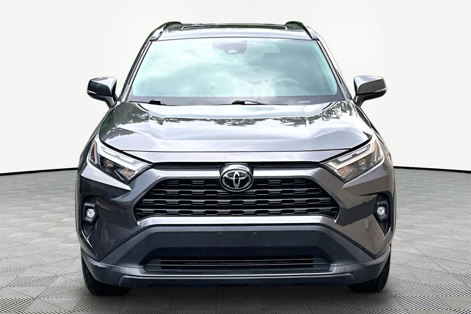 Used 2023 Magnetic Gray Metallic Toyota XLE Premium image 4