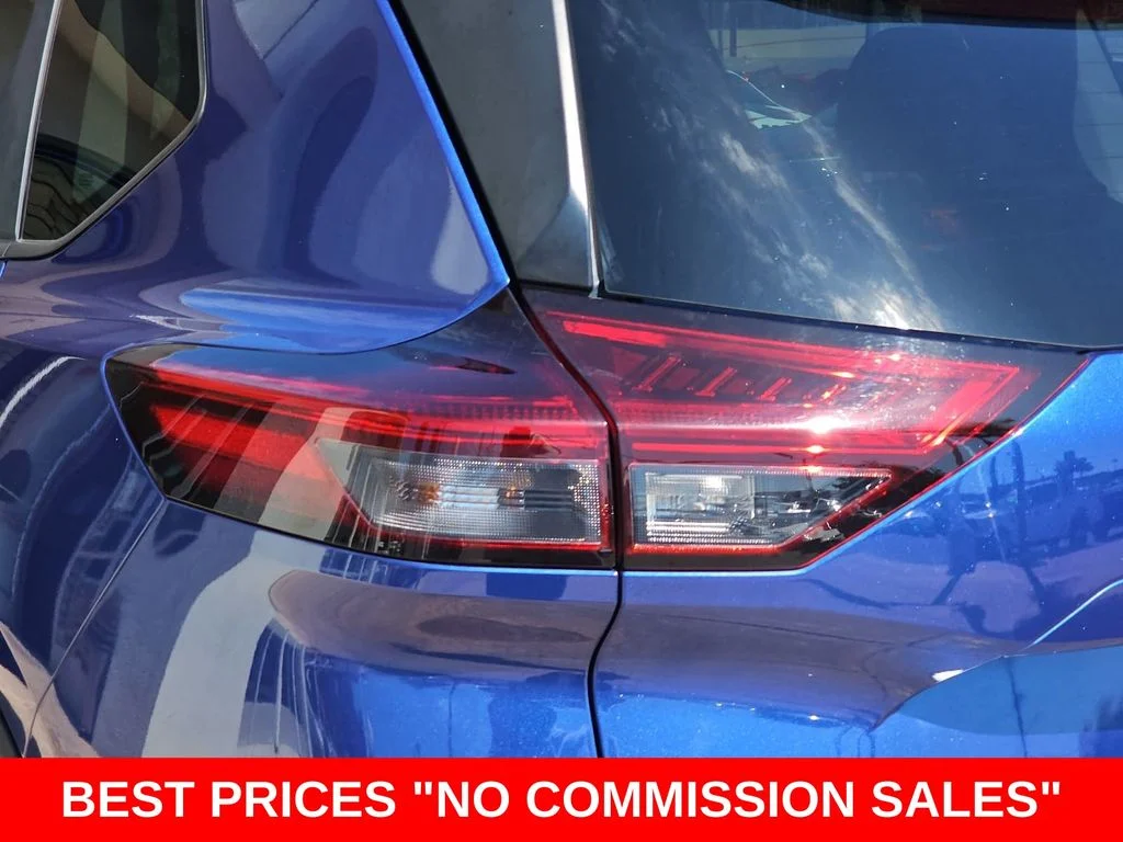 Used 2023 Blue Nissan SV image 39