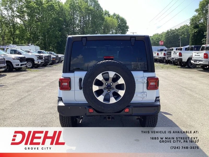 Used 2022 White Jeep Unlimited Sahara image 6