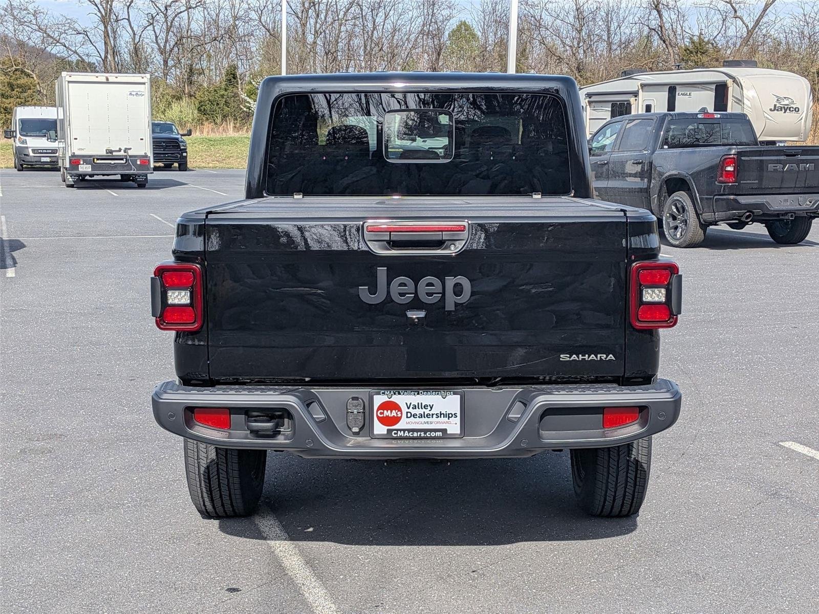 New 2026 Black Clear-Coat Exterior Paint Jeep Sahara image 6