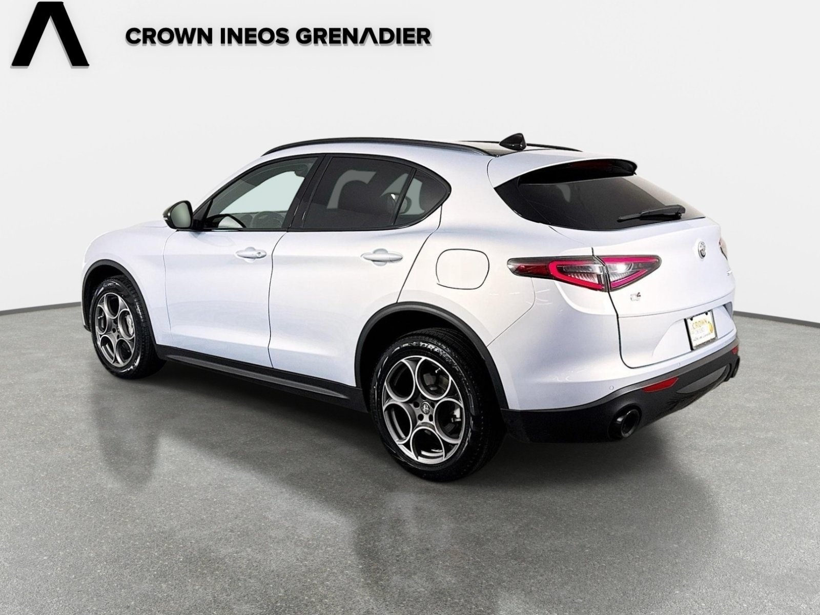 Used 2025 Moonlight Gray Metallic Alfa Romeo Base image 7