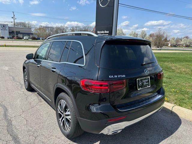 New 2026 Night Black Mercedes-Benz GLB 250 image 3