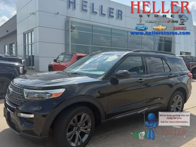 Used 2023 Black Metallic Ford XLT image 1