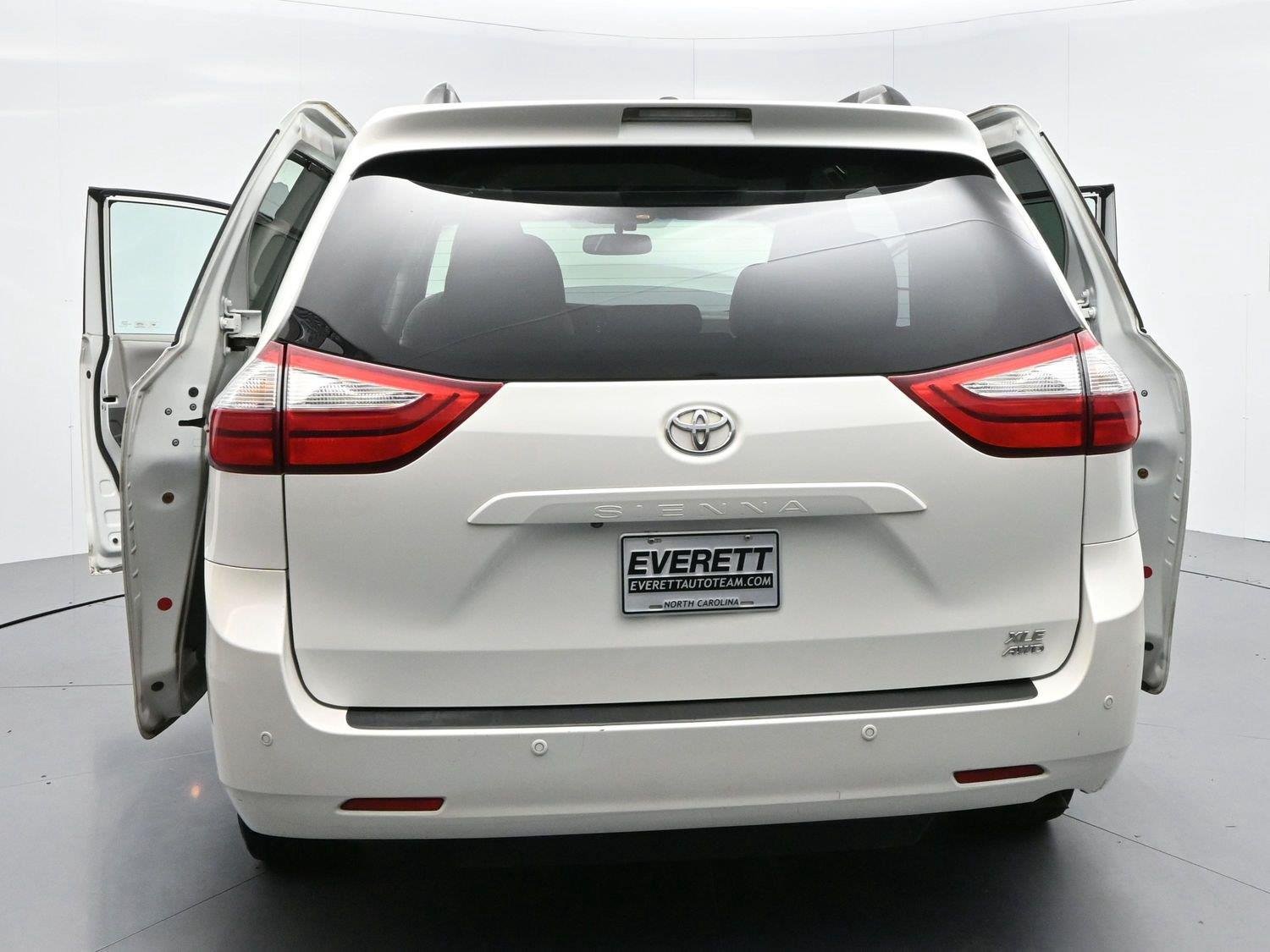 Used 2017 Blizzard Pearl Toyota XLE image 40