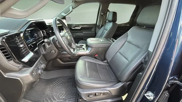 Used 2022 Northsky Blue Metallic Chevrolet LTZ image 18