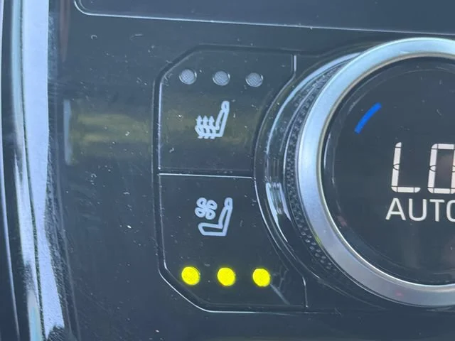 Used 2024 Off-white Toyota Limited image 31