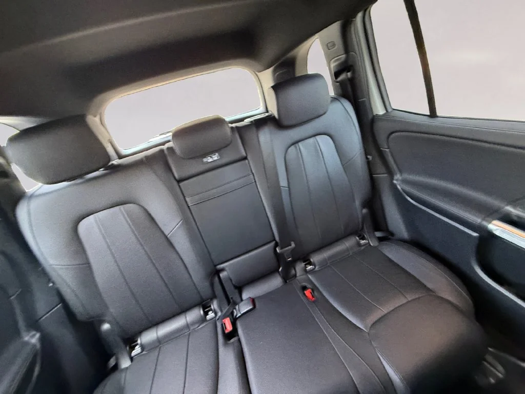 Used 2023  Mercedes-Benz GLB 250 image 18