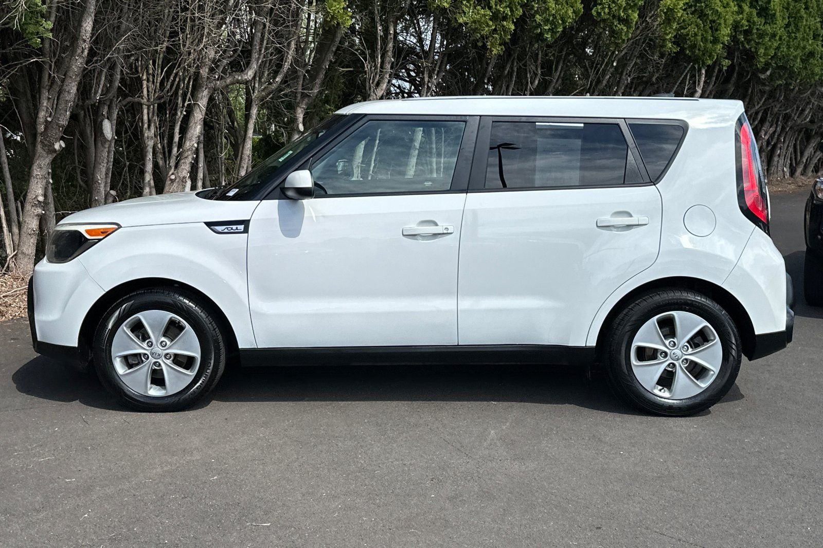 Used 2015 White Kia Base image 7