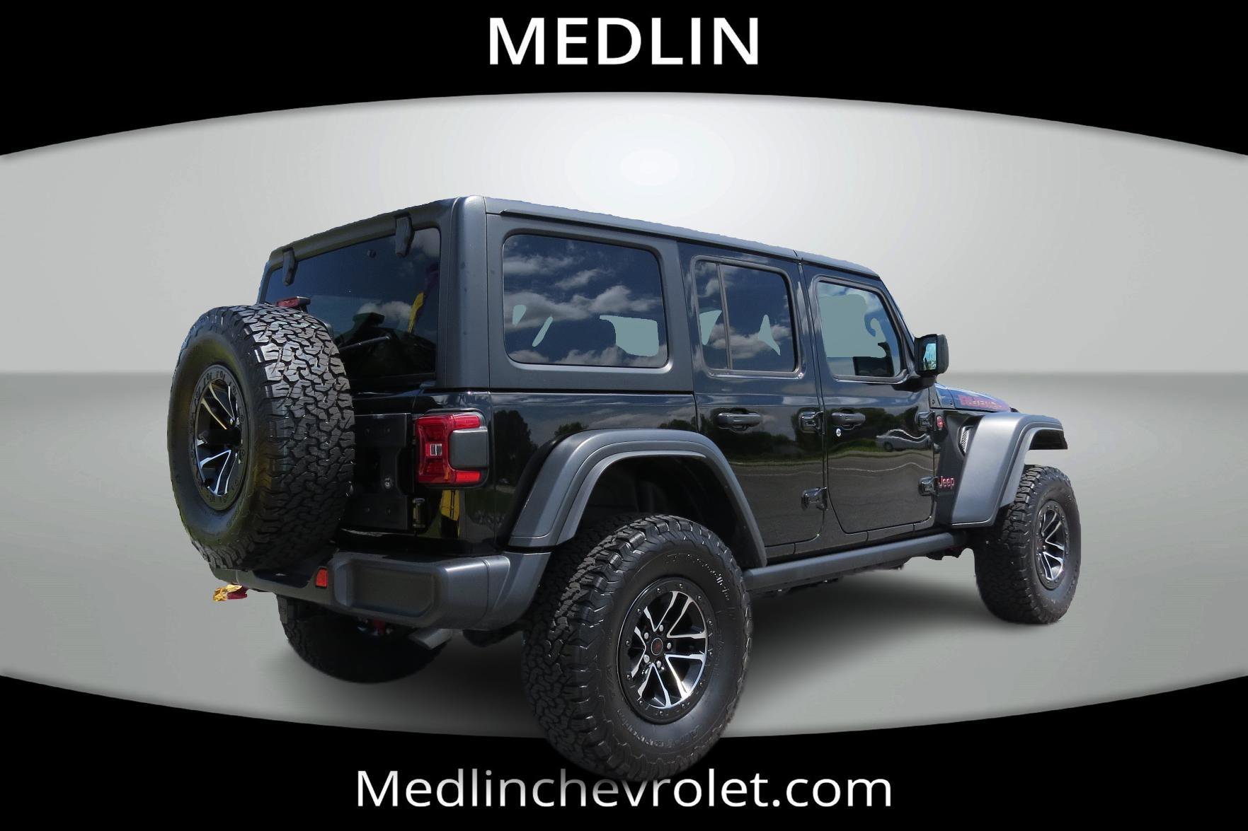 Used 2024 Black Clearcoat Jeep Rubicon image 6